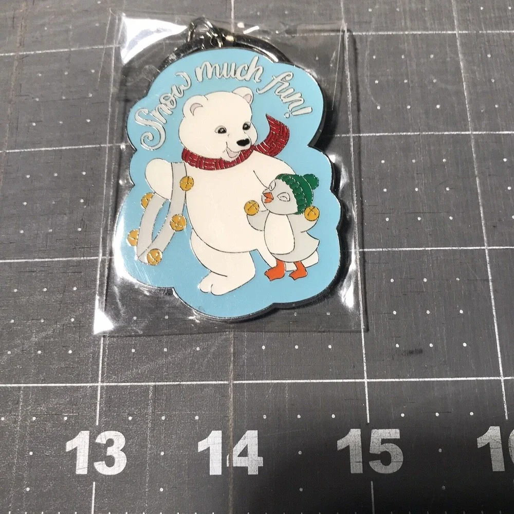 Hallmark Keepsake Ornament Club Keychain Key Ring‎ It's Snow Much Fun Bear 2022